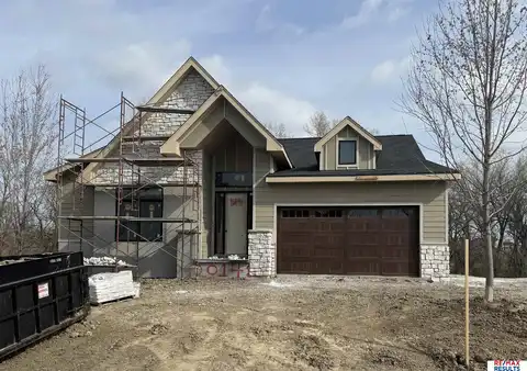 20142 W Street, Omaha, NE 68135