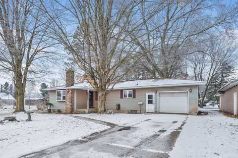 1007 N Main St, Evart, MI 49631