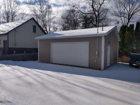 2690 Ovid Street, Crystal, MI 48818