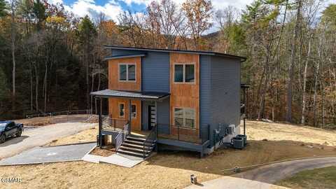 542 Warbonnet Way, Pigeon Forge, TN 37863