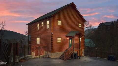 1023 Black Bear Cub Way, Sevierville, TN 37862