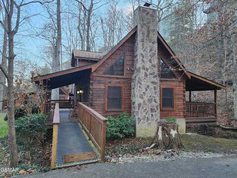 3006 Eagles Claw Way, Pigeon Forge, TN 37863