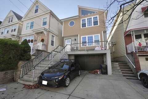 128 W 45th St  2nd Fl., Bayonne, NJ 07002