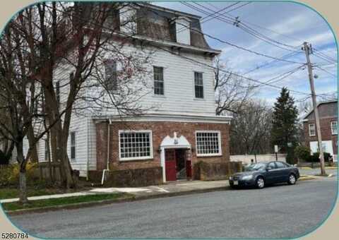 52 Center St, Bloomsbury, NJ 08804