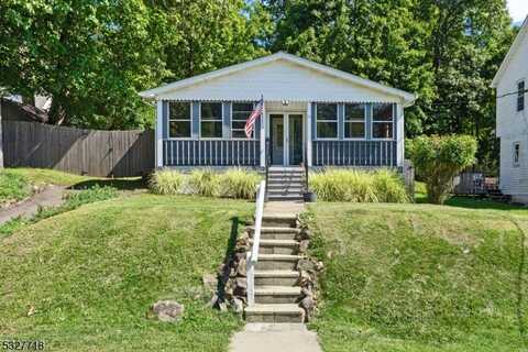 15 Hopatchung Rd, Hopatcong, NJ 07843