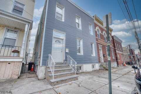 318 S 7th St, Elizabeth, NJ 07202