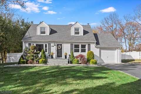 61 Village Dr, Wayne, NJ 07470