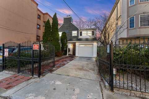 310 Pine St, Elizabeth, NJ 07206