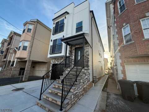 132 Port Ave, Elizabeth, NJ 07206