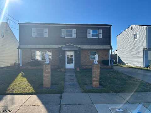 136 Camelot Dr, Woodbridge, NJ 07064