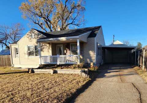 601 E Margaret Ave, Russell, KS 67665