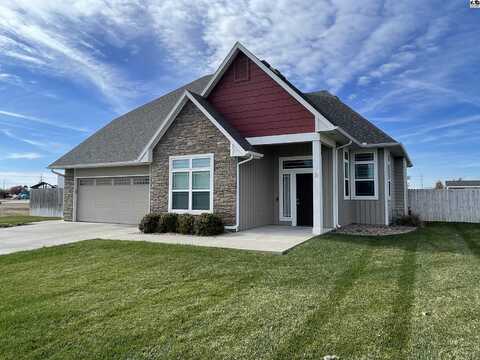 5 Monarch Ln, Hutchinson, KS 67502