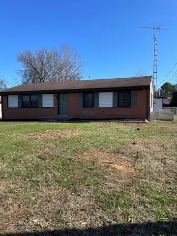 214 Magnolia Dr, HOPKINSVILLE, KY 42240