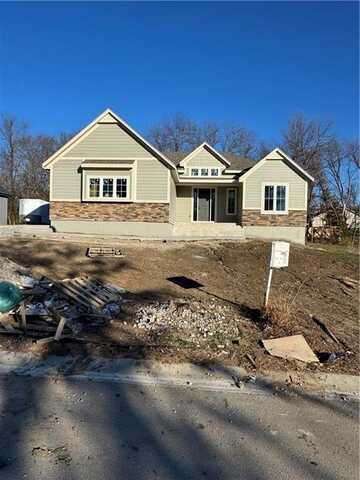 304 SW 17th Street, Oak Grove, MO 64075