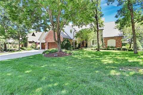 3109 Iron Horse Court, Leawood, KS 66224