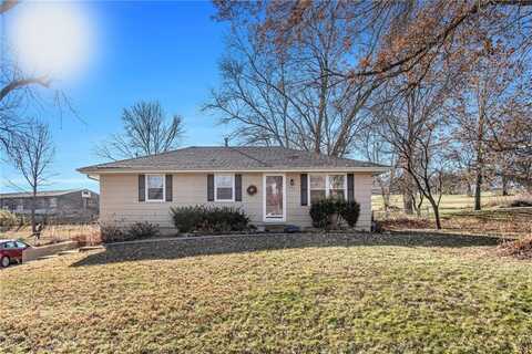 327 Lincoln Drive, Gower, MO 64454