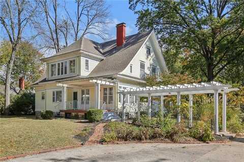 503 S 2nd Street, Clinton, MO 64735