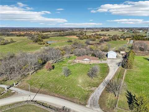 23276 Evans Road, Tonganoxie, KS 66086