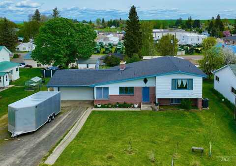 305 Walnut St, Nezperce, ID 83543