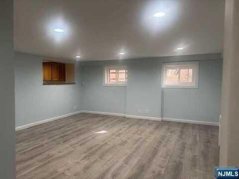 900 River Road 1C, Edgewater, NJ 07020