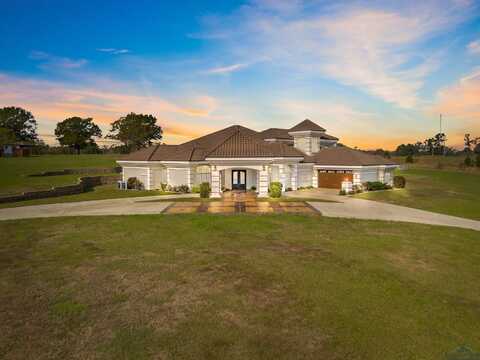 989 Mustang Dr., Longview, TX 75605