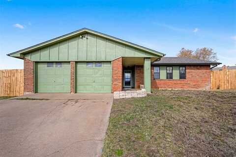 4808 SE Brigadoon Pl, Lawton, OK 73501