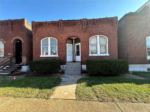 7402 Minnesota Avenue, Saint Louis, MO 63111