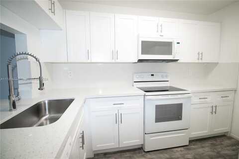 515 NW 100th Pl, Pembroke Pines, FL 33024