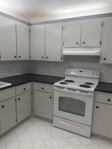 undefined, Miami, FL 33179