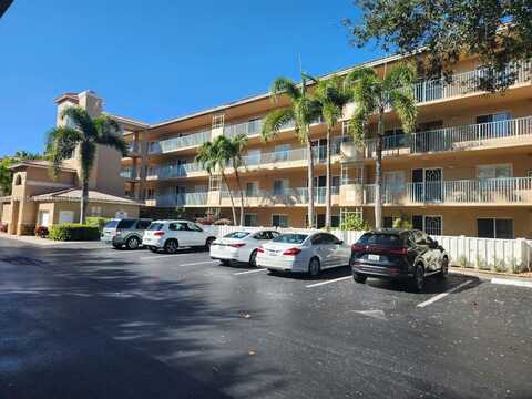 5749 Gemstone Ct, Boynton Beach, FL 33437