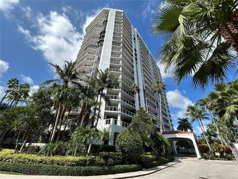 3600 Yacht Club Dr, Aventura, FL 33180