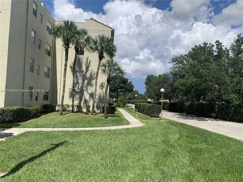 1810 N Lauderdale Ave, North Lauderdale, FL 33068