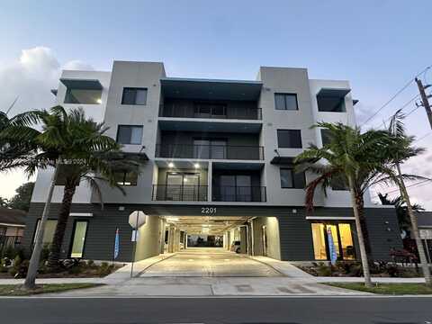 2201 Polk St, Hollywood, FL 33020