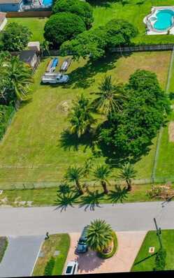 15755 SW 90th Ave, Palmetto Bay, FL 33157