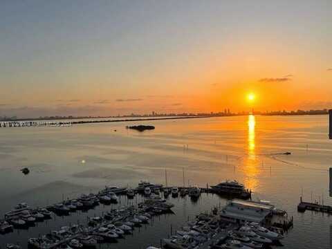 555 NE 15th St, Miami, FL 33132