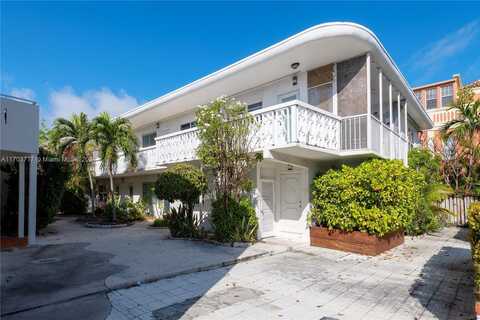2858 Pine Tree Dr, Miami Beach, FL 33140