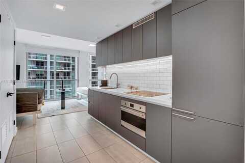 227 NE 2nd St, Miami, FL 33132