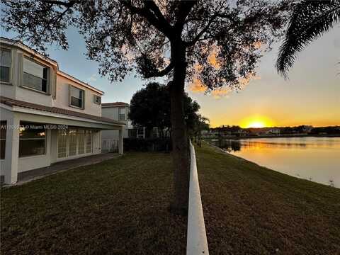 9741 Roche Pl, Wellington, FL 33414