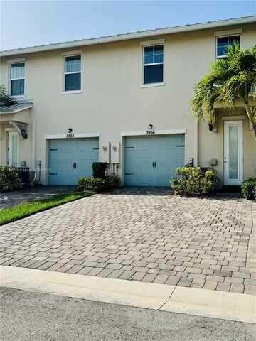 3956 Poinciana Ln, Hollywood, FL 33021