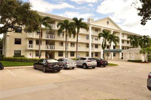 6085 Balboa Cir, Boca Raton, FL 33433
