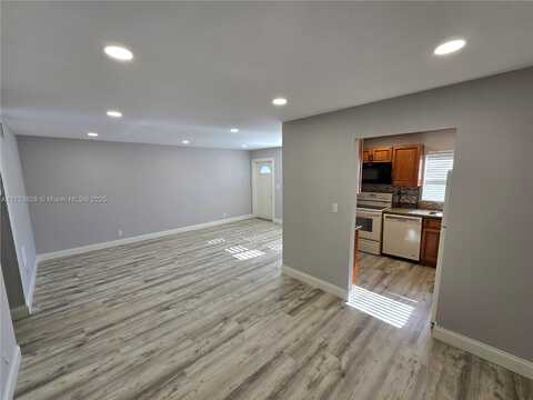 407 SW Natura Ave, Deerfield Beach, FL 33441