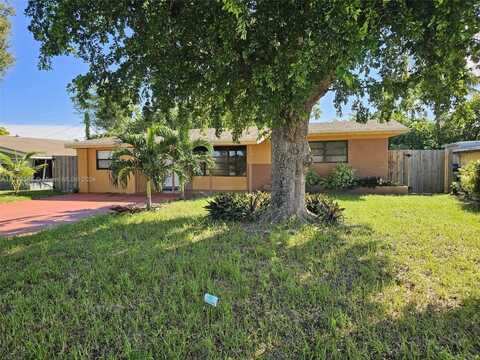 2631 Gulfstream Dr, Miramar, FL 33023