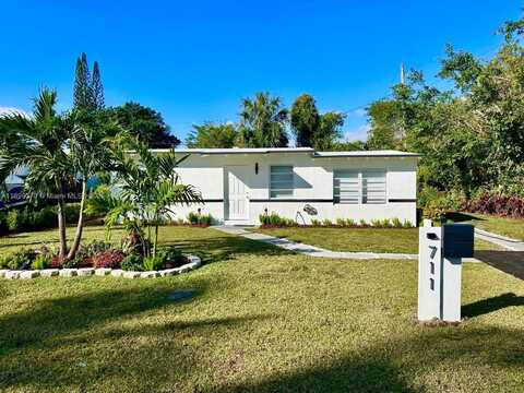 711 NE 4th Ave, Pompano Beach, FL 33060