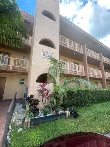 9540 Sunrise Lakes Blvd, Sunrise, FL 33322