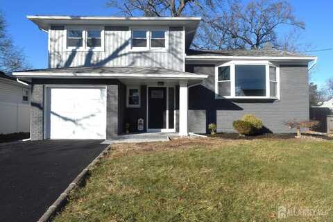 119 W Willow Street W, Colonia, NJ 07067