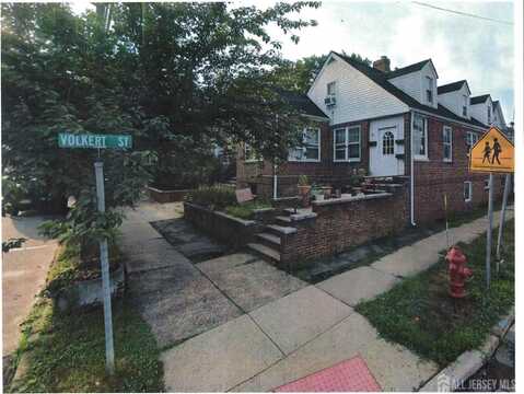 82 Woodbridge Avenue, Highland Park, NJ 08904