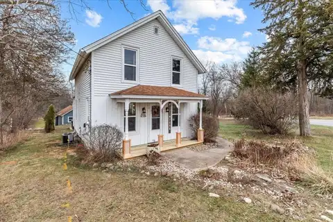 W322n7894 Petersen Rd, Hartland, WI 53029