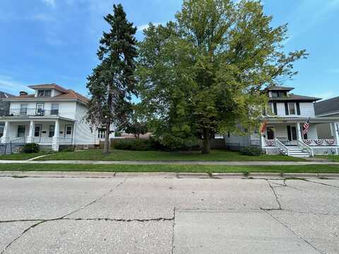 1029 Grove Ave, Racine, WI 53405