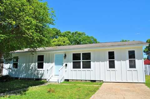 2303 Fulton Avenue, Pascagoula, MS 39567