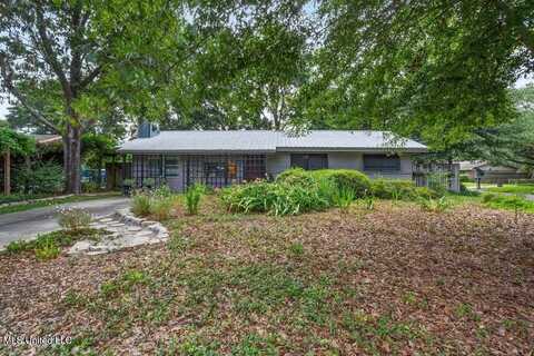 50 Choctaw Circle, Ocean Springs, MS 39564